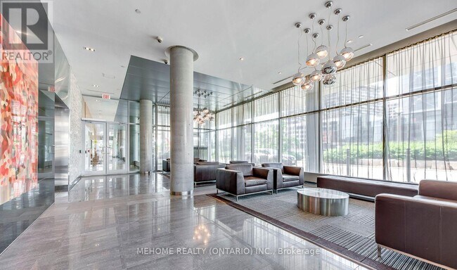 Building Photo - 705-4k Spadina Ave.