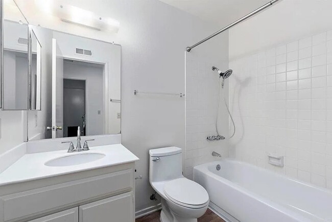 Building Photo - 10033 Kibler Dr