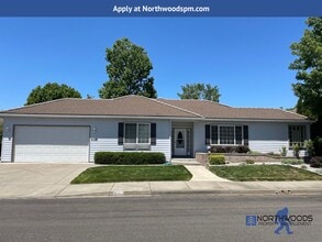 Building Photo - 927 Mountain View Dr