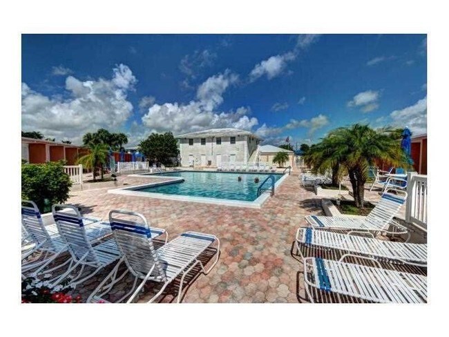 Foto del edificio - 2271 NE 68th ST