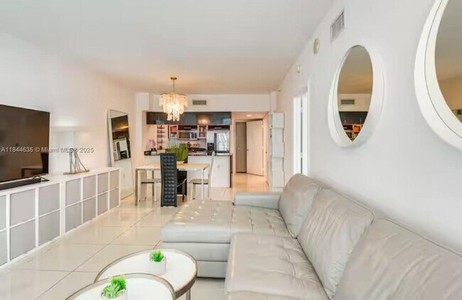 Foto del edificio - 1750 N Bayshore Dr