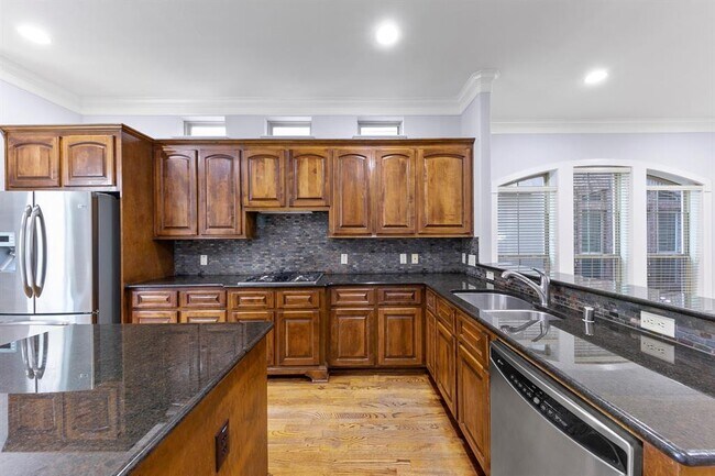 Foto del edificio - 3319 Bingham Manor Ln