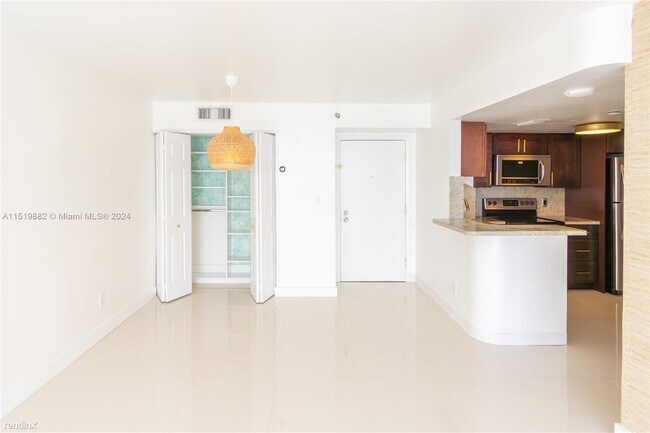 Foto del edificio - 1 br, 1 bath Condo - 770 Claughton Island ...