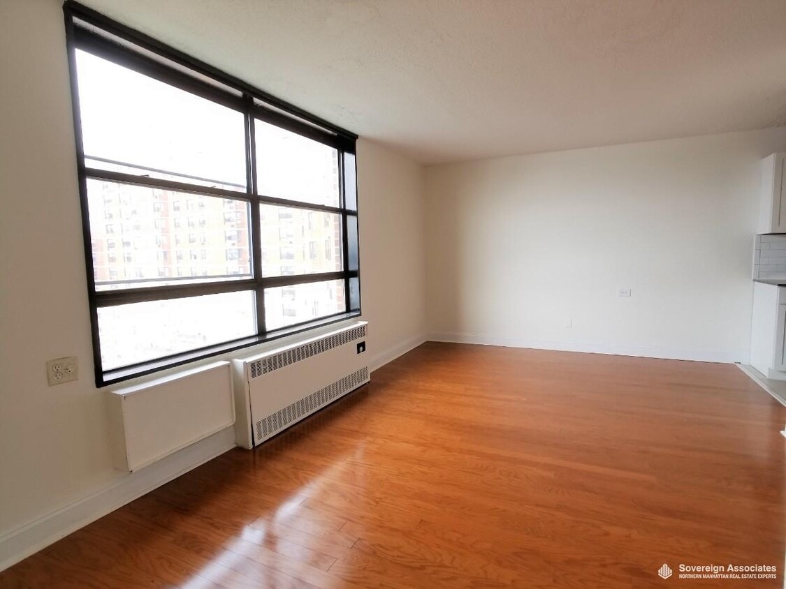 Primary Photo - 3333 Broadway