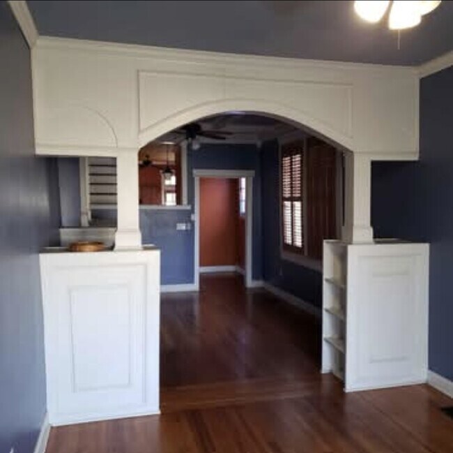 Foto del edificio - 320 S Rendon St