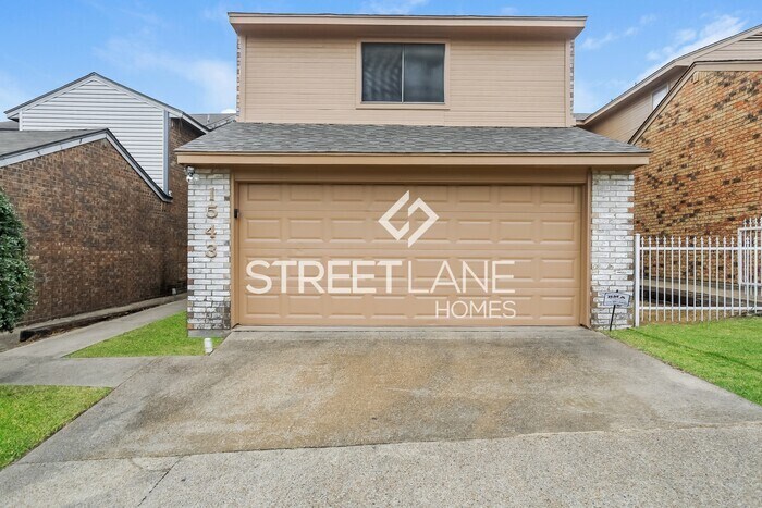 Primary Photo - REDUCED!- Spacious 2 Bedroom in Duncanville!