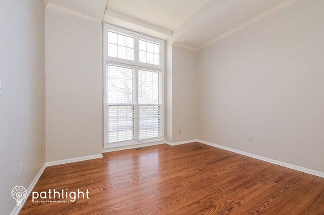 Foto del edificio - 12752 Garnett Street, Overland Park, KS, 6...