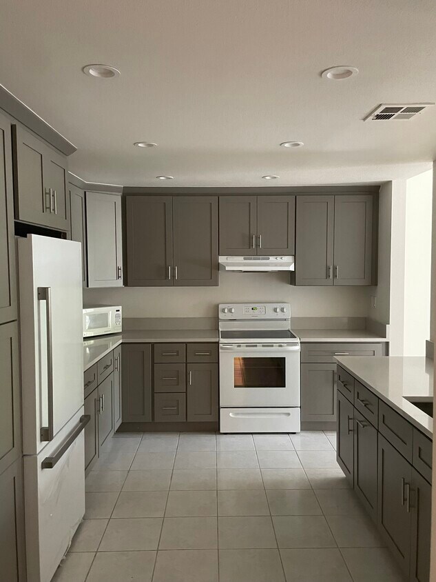 15340 Albright St Unit 105, Pacific Palisades, CA 90272 Condo for