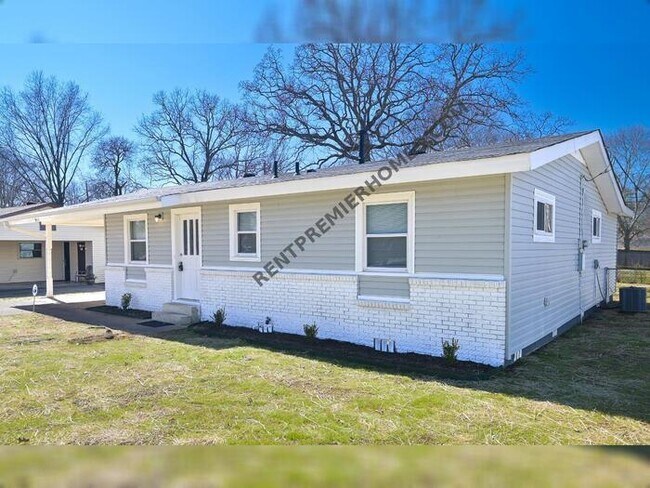 Foto del edificio - 9313 Woodbine Dr