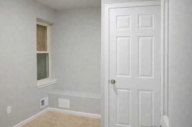 Foto del edificio - 501 N Patterson Park Ave