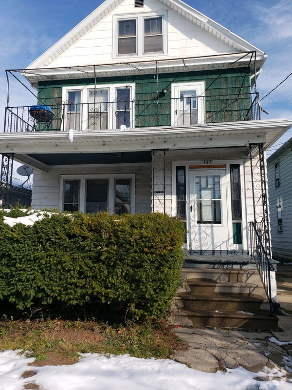 Building Photo - 137 Laird Ave