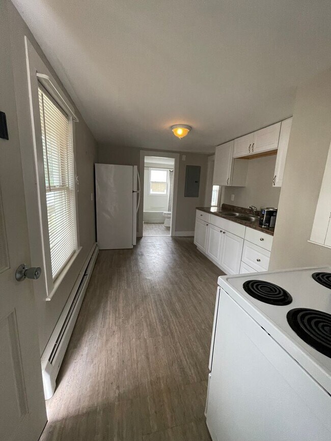 100 Granite St Unit 101, Biddeford, ME 04005 Room for Rent in