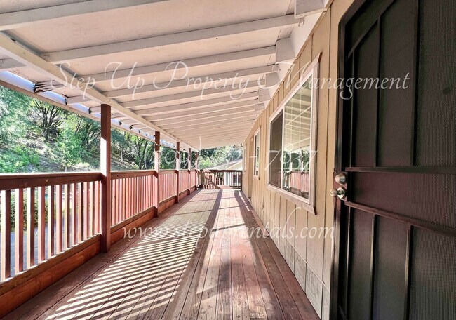 Building Photo - Rustic and Cozy 2 Bed 1 Bath Home w/ Water...