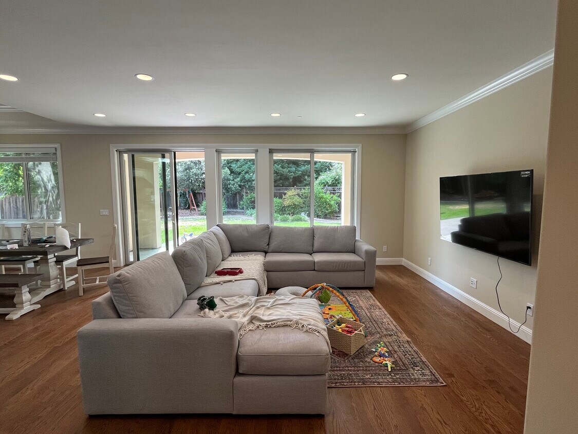 Great Room - 411 Barcelona Ct