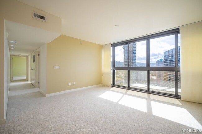 Building Photo - Executive Luxury in Kakaako 2BR/2BA/2PKG in Keola Lai Condominium