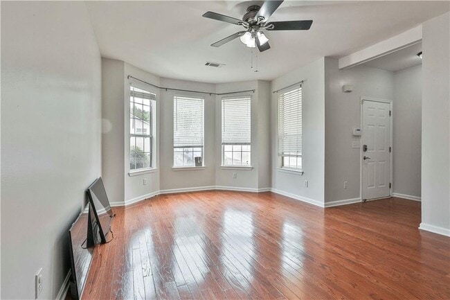 Building Photo - 150 Brentwood Dr