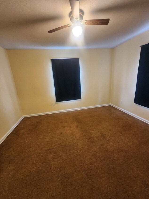 Building Photo - *MOVE IN SPECIAL $275 OFF 1st Month Rent* ...