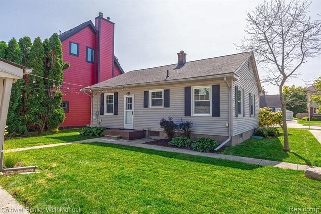 Building Photo - 223 Catalpa Dr