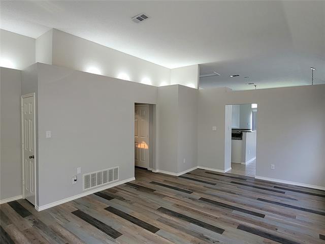 Foto del edificio - 10200 Concord Dr
