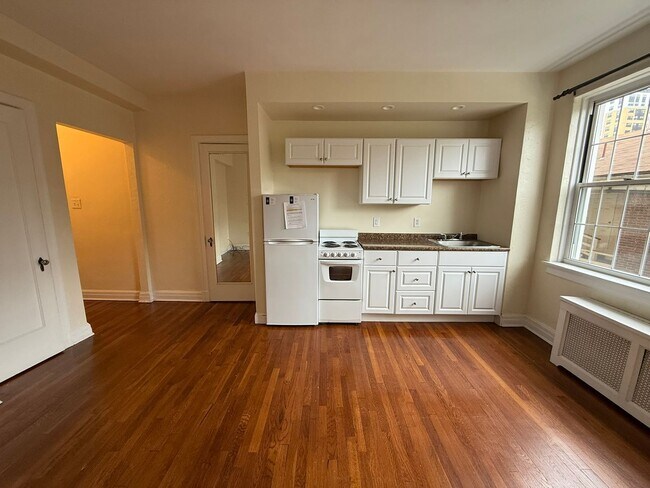 Interior Photo - New King Edward Apartments