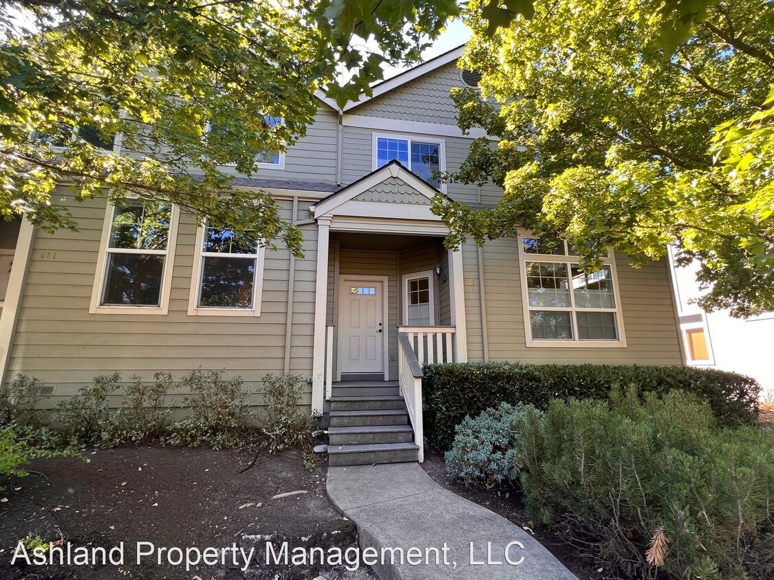 Primary Photo - 3 br, 2.5 bath House - 441 N Mountain Ave