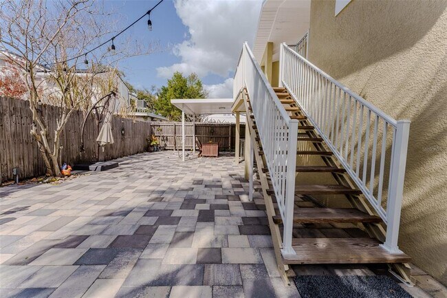 Foto del edificio - 203 W Crest Ave