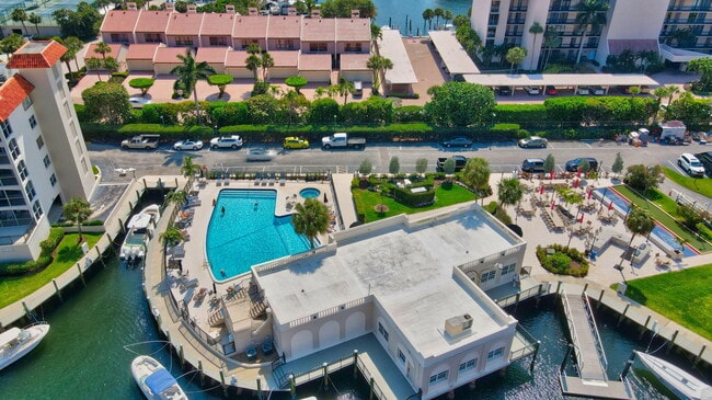 Foto del edificio - 2871 N Ocean Blvd