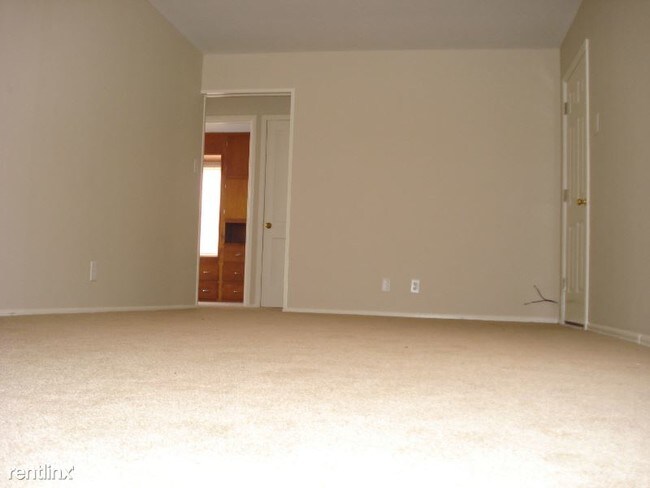 Building Photo - 3 br, 1 bath House - 2220 SW Winterwood Ln
