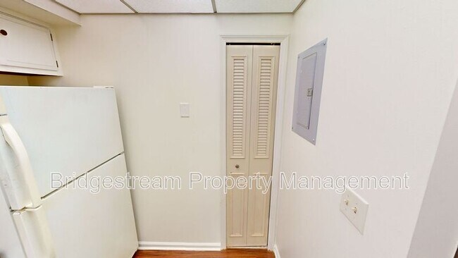 Foto del edificio - 441 N Broadway St