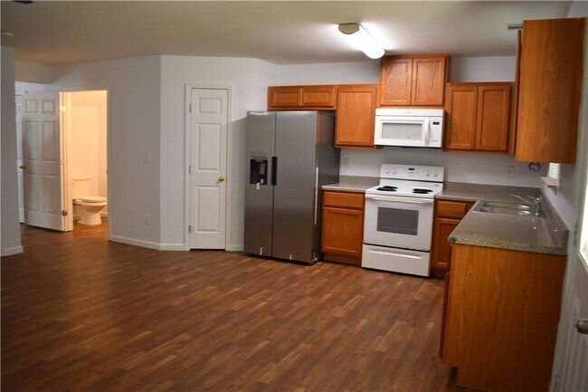 Building Photo - 315 Village Chase