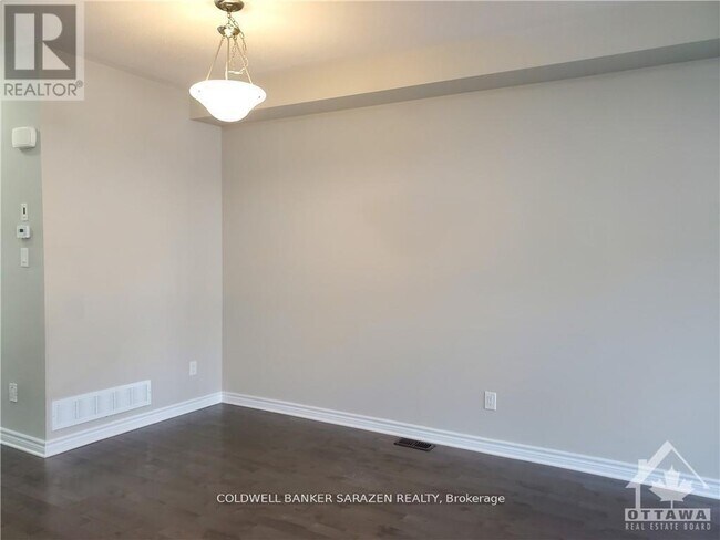 Photo du bâtiment - 948 Kilbirnie Dr