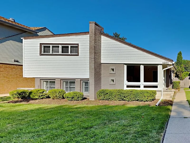 Photo - 9051 Forestview Rd (Evanston, IL)