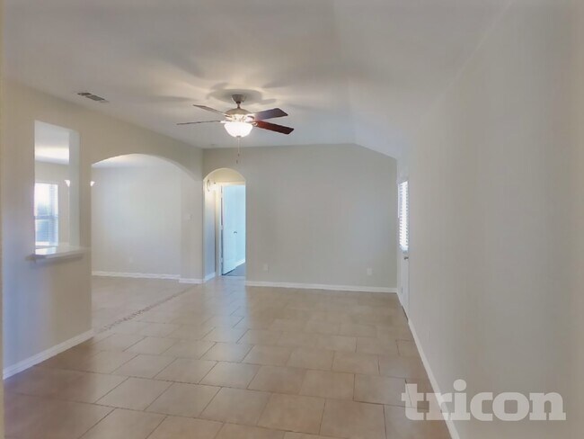 Foto del edificio - 8617 Silverbell Ln