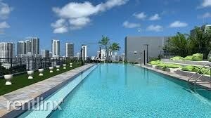 Foto del edificio - 240 NE 25th St