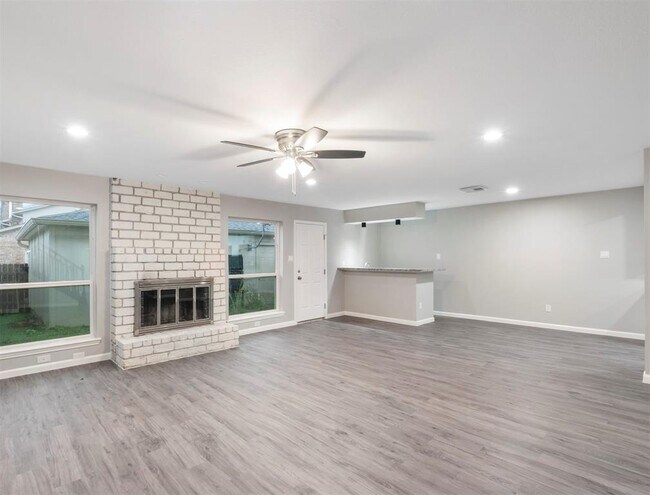 Building Photo - 32 Chapparal Ct