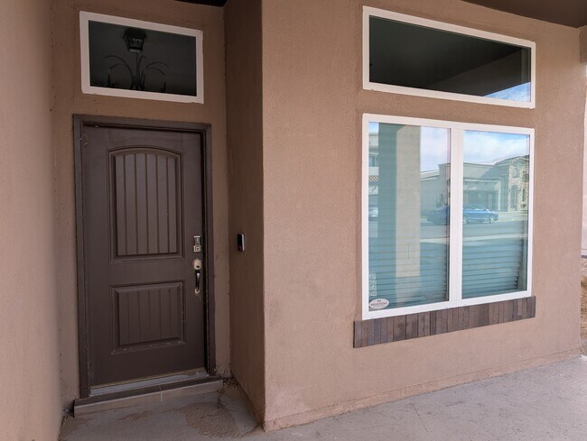 Foto del edificio - 517 La Entrada Cir