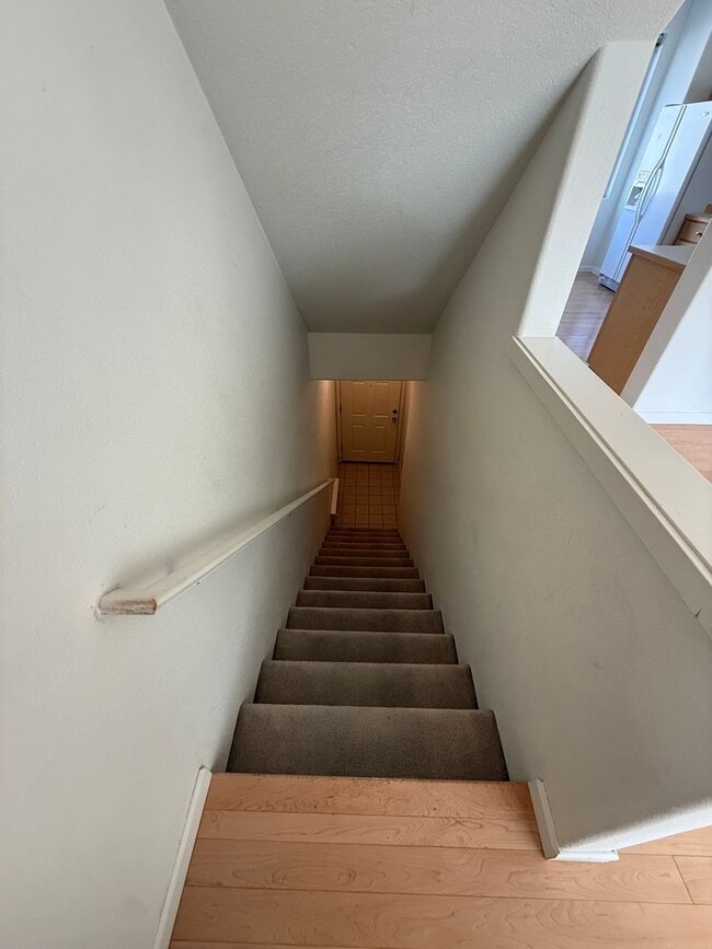 Building Photo - Spacious Beaverton Living – Prime Location...