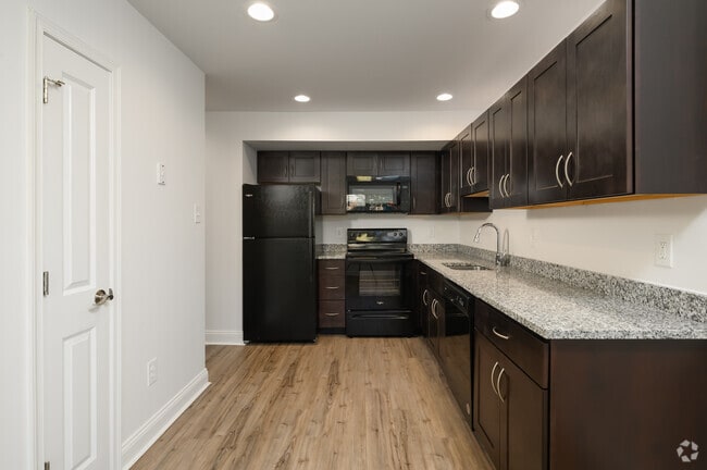 Interior Photo - Regency Woods