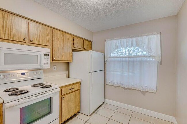 Building Photo - 601 Sabal Ridge Cir