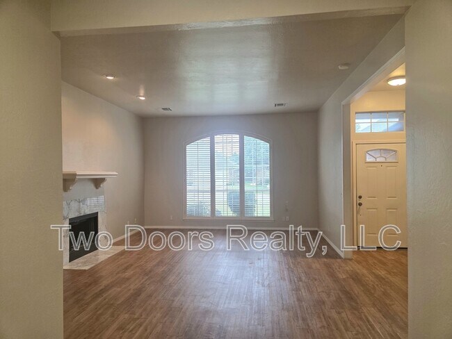 Building Photo - 13820 Oakmond Rd