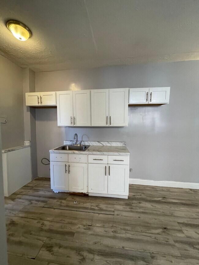 129 Scofield St Unit 13, Newark, NJ 07106 Apartments in Newark, NJ