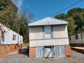Building Photo - 7960 Reynolda Rd