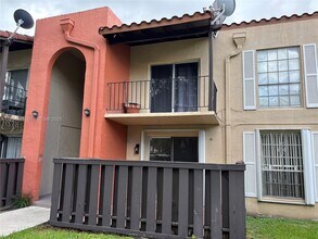 Building Photo - 10824 N Kendall Dr