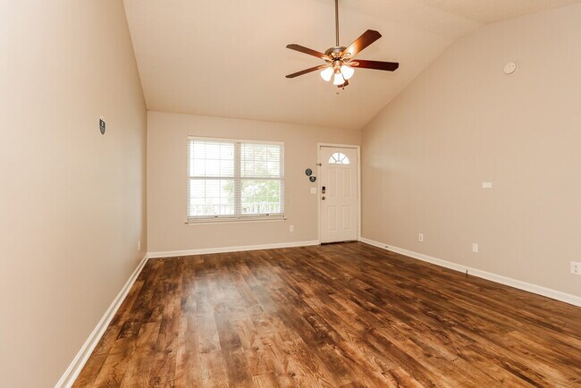 Foto del edificio - 324 Timberglen Dr