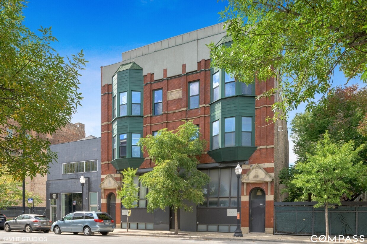 Primary Photo - 1908 S Halsted St