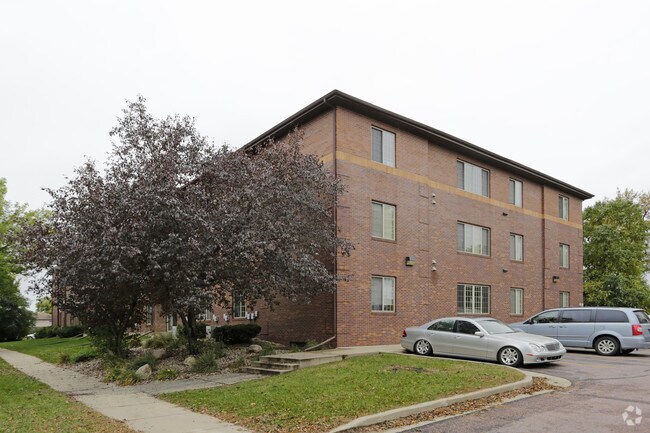 Foto del edificio - Carmel Estates