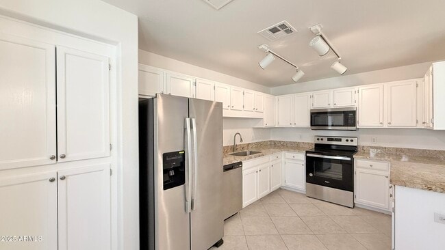 Foto del edificio - 15050 N Thompson Peak Pkwy