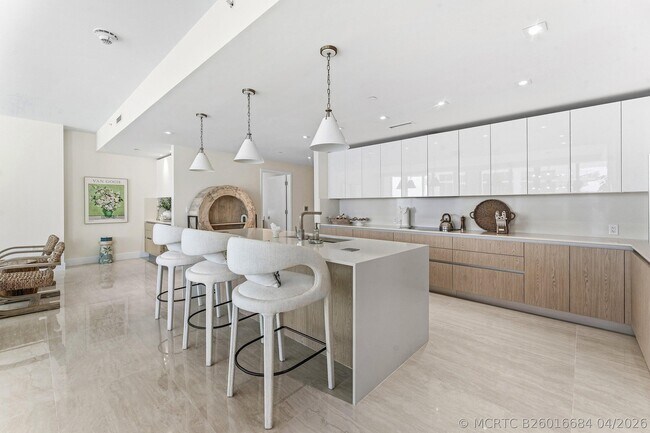 Foto del edificio - 3100 N Ocean Dr