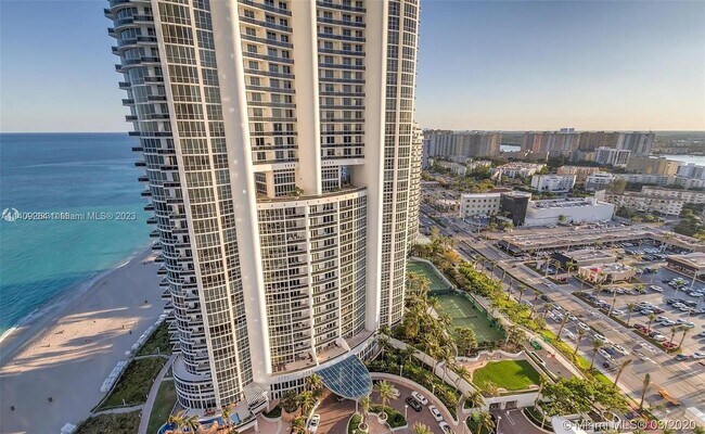 Building Photo - 18201 Collins Ave