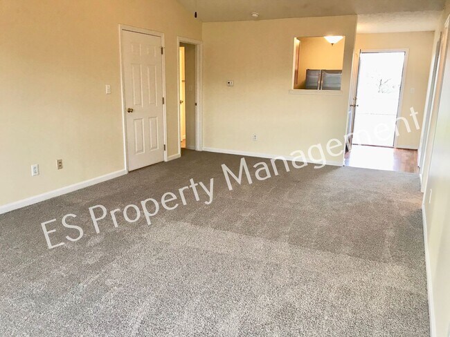 Foto del edificio - Great 3 Bedroom 2 Bathroom Ranch Style Hom...